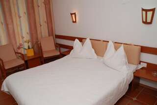 Отель Hotel 2D Resort and Spa Нептун Стандартный двухместный номер с 1 кроватью или 2 отдельными кроватями и балконом-1