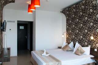 Отель Hotel 2D Resort and Spa Нептун Улучшенный двухместный номер с 1 кроватью или 2 отдельными кроватями-1
